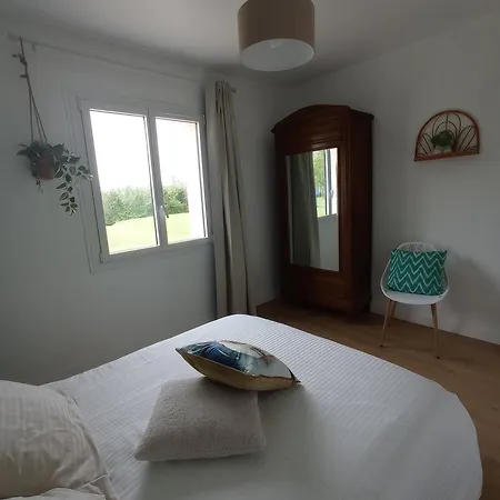 Du Marais A 2km De Marennes, D'hotes Au Bord Du Canal, Proche Plages Et Velodyssee 住宿加早餐酒店 *